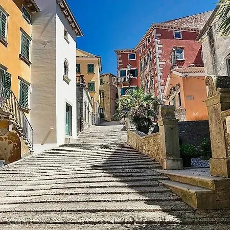 Nikol Βίλα Labin (Istria)